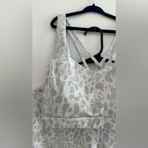 Lululemon matching cheetah set - Picture 7 of 7